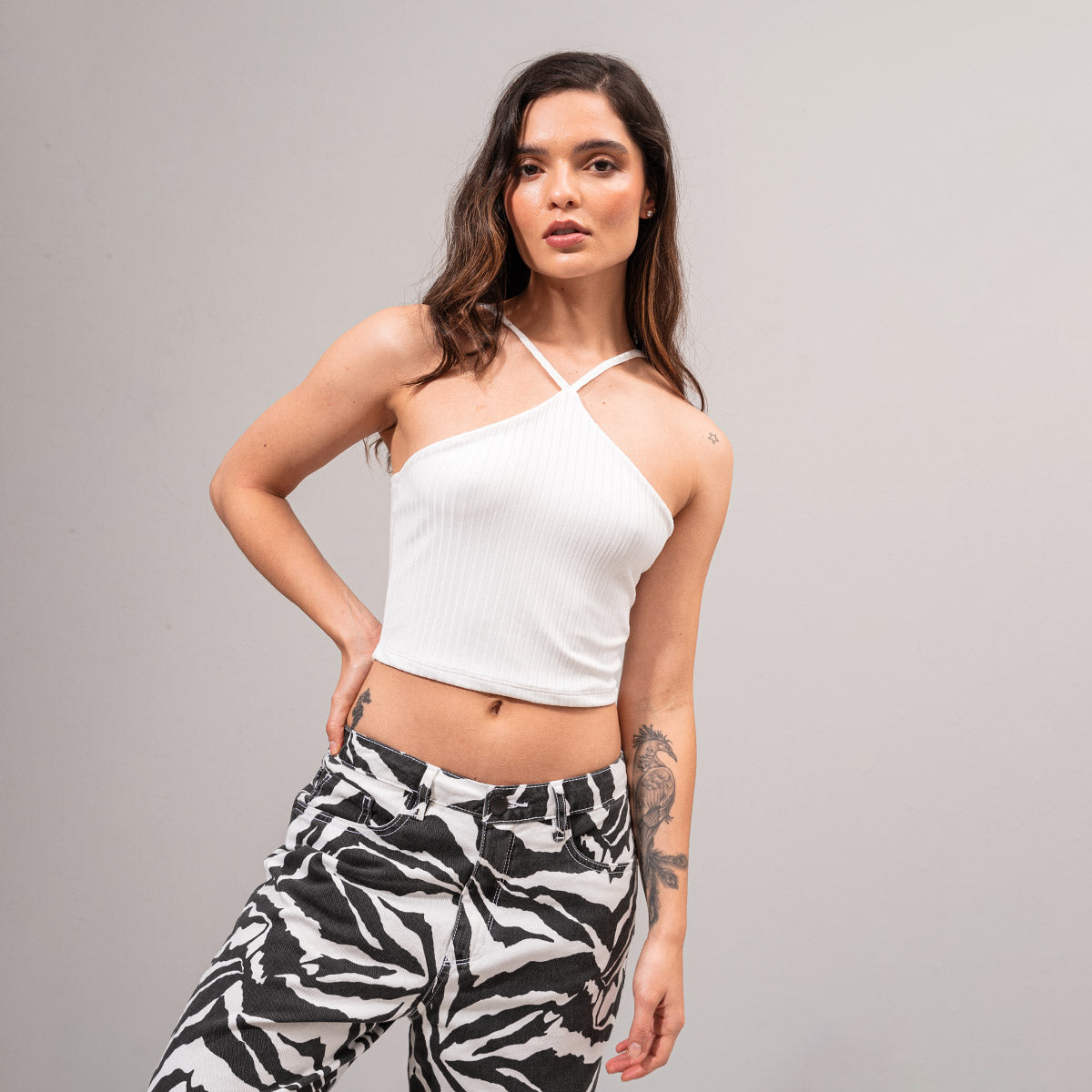 BLUSA AMPLIA CORTA TIRAS UNICA