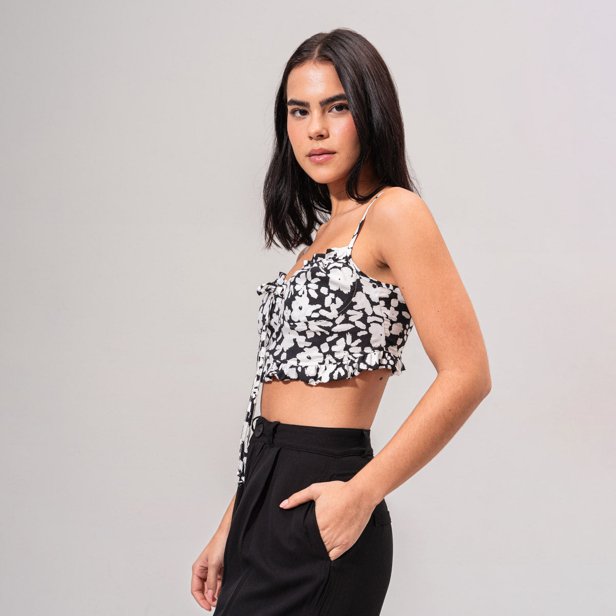 BLUSA AJUSTADA CORTA TIRAS JARDINERA