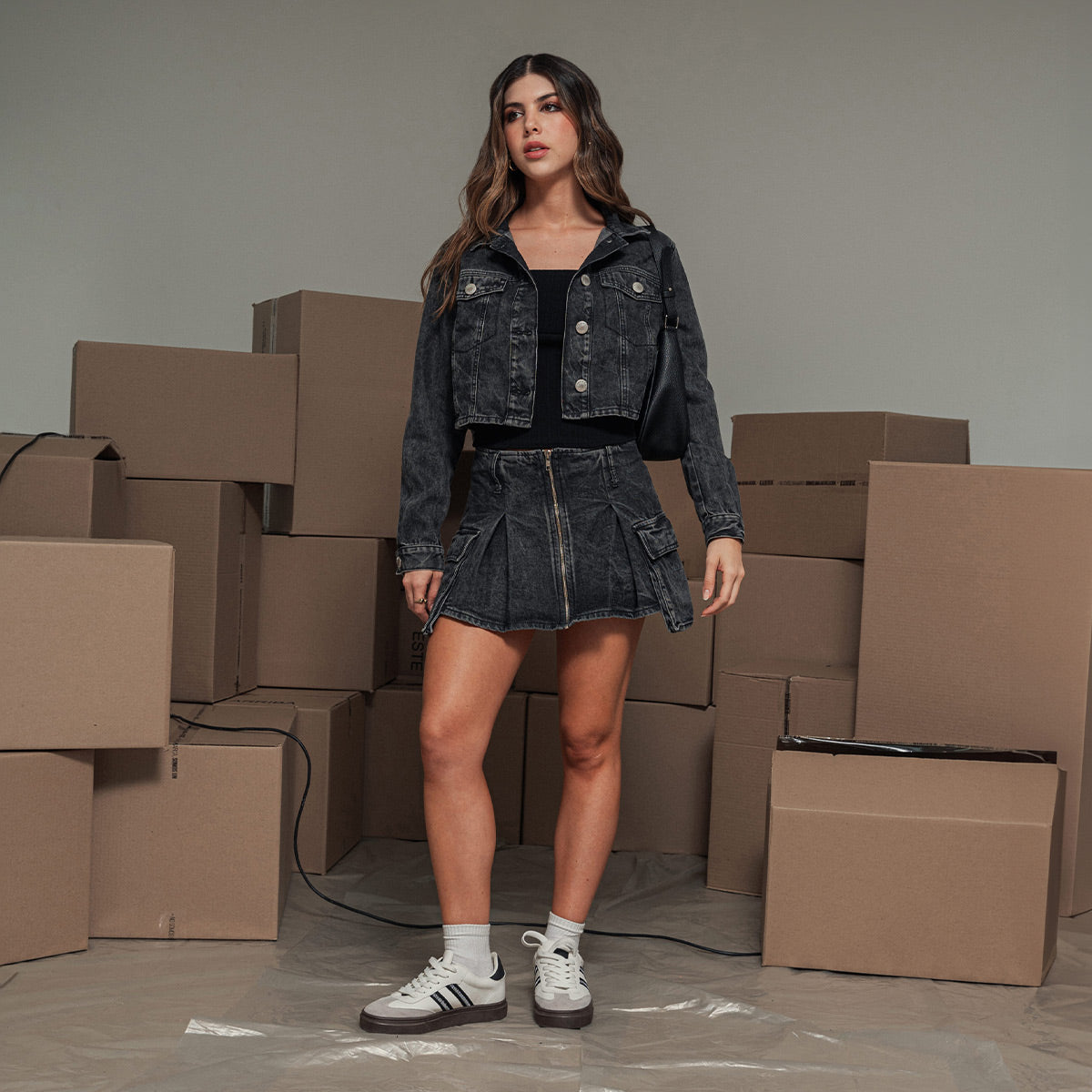 BLUSA AJUSTADA CORTA STRAPLESS COSSA