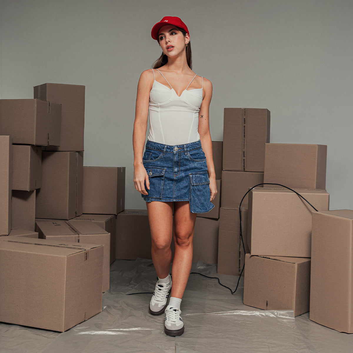 MINIFALDA TALLE MEDIO PICANTE