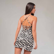 VESTIDO AJUSTADO CORTO TIRAS TRAQUETA