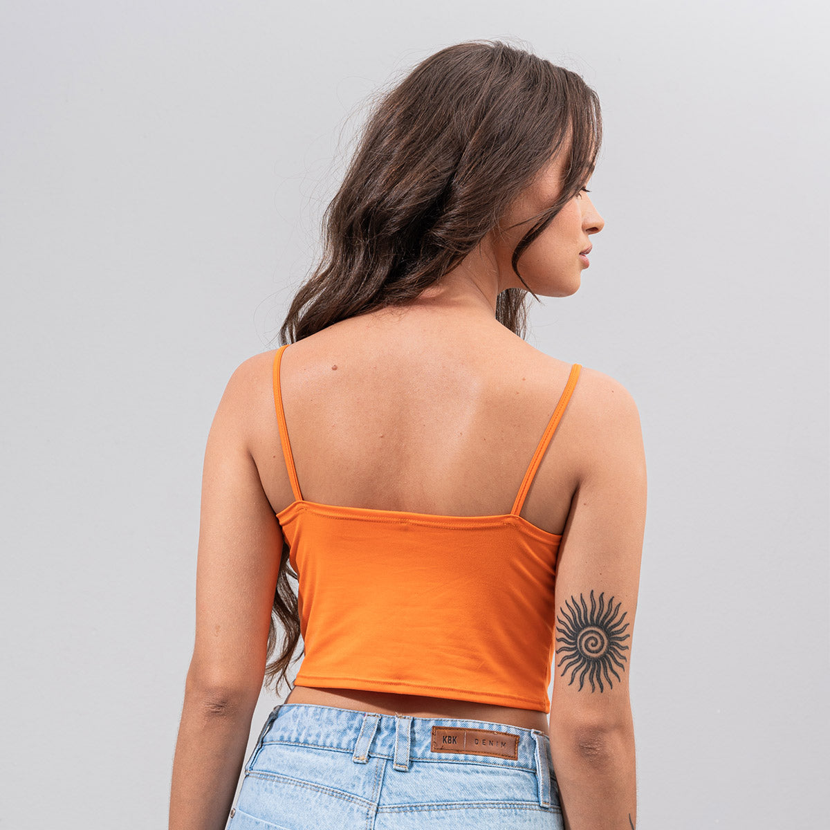 BLUSA AJUSTADA CORTA TIRAS SAMJO