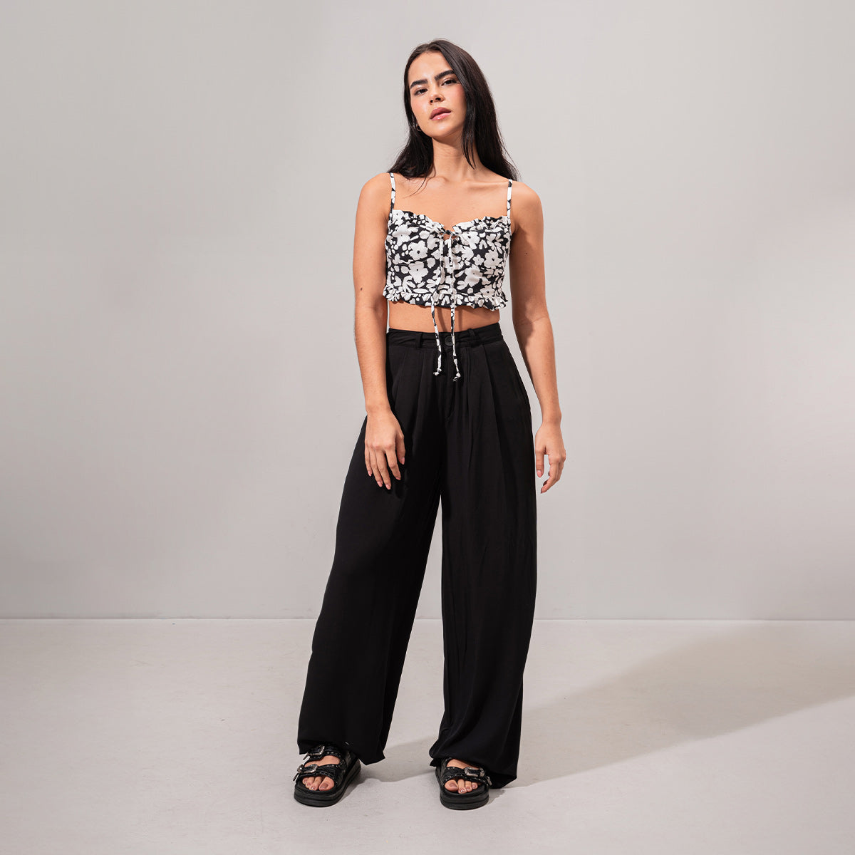 BLUSA AJUSTADA CORTA TIRAS JARDINERA