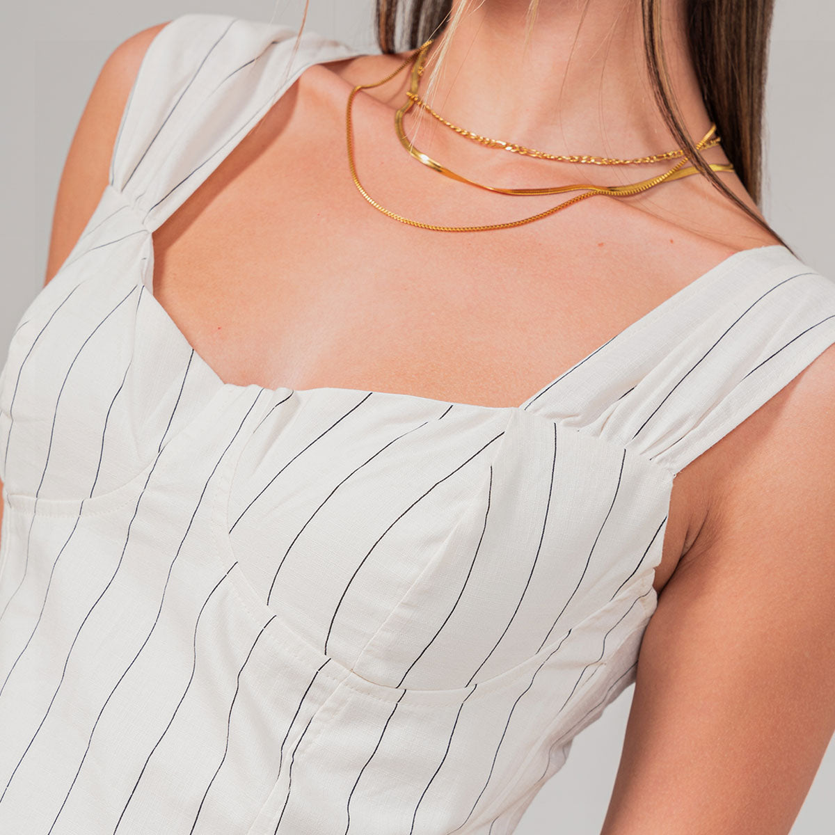 BLUSA AJUSTADA CORTA TIRAS ALGUITO