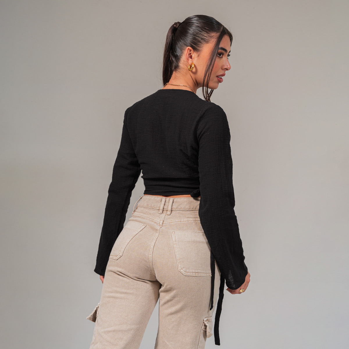 BLUSA SEMI AMPLIA MANGA LARGA MOJATE