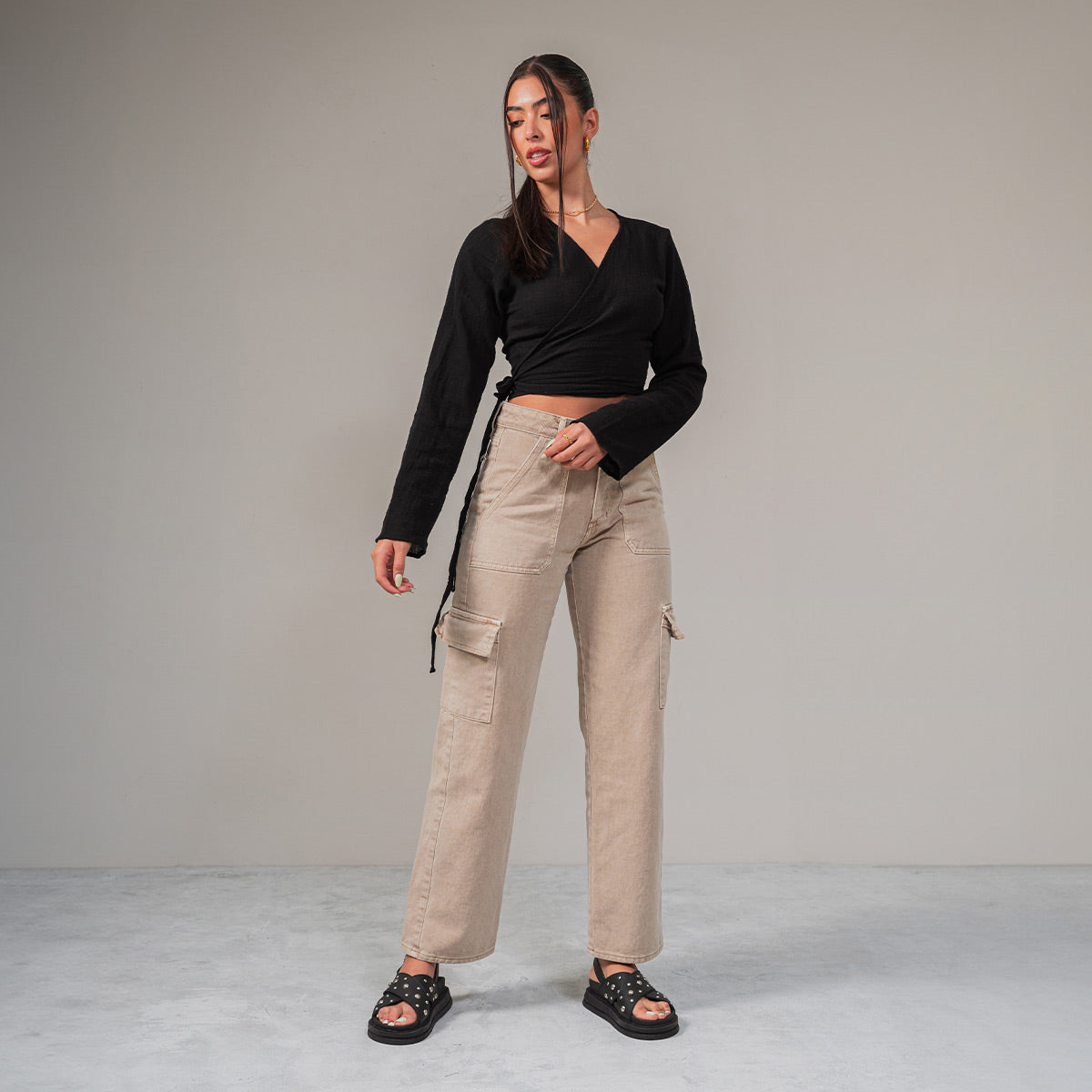 BLUSA SEMI AMPLIA MANGA LARGA MOJATE