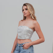 BLUSA AJUSTADA CORTA STRAPLESS DESTELLA