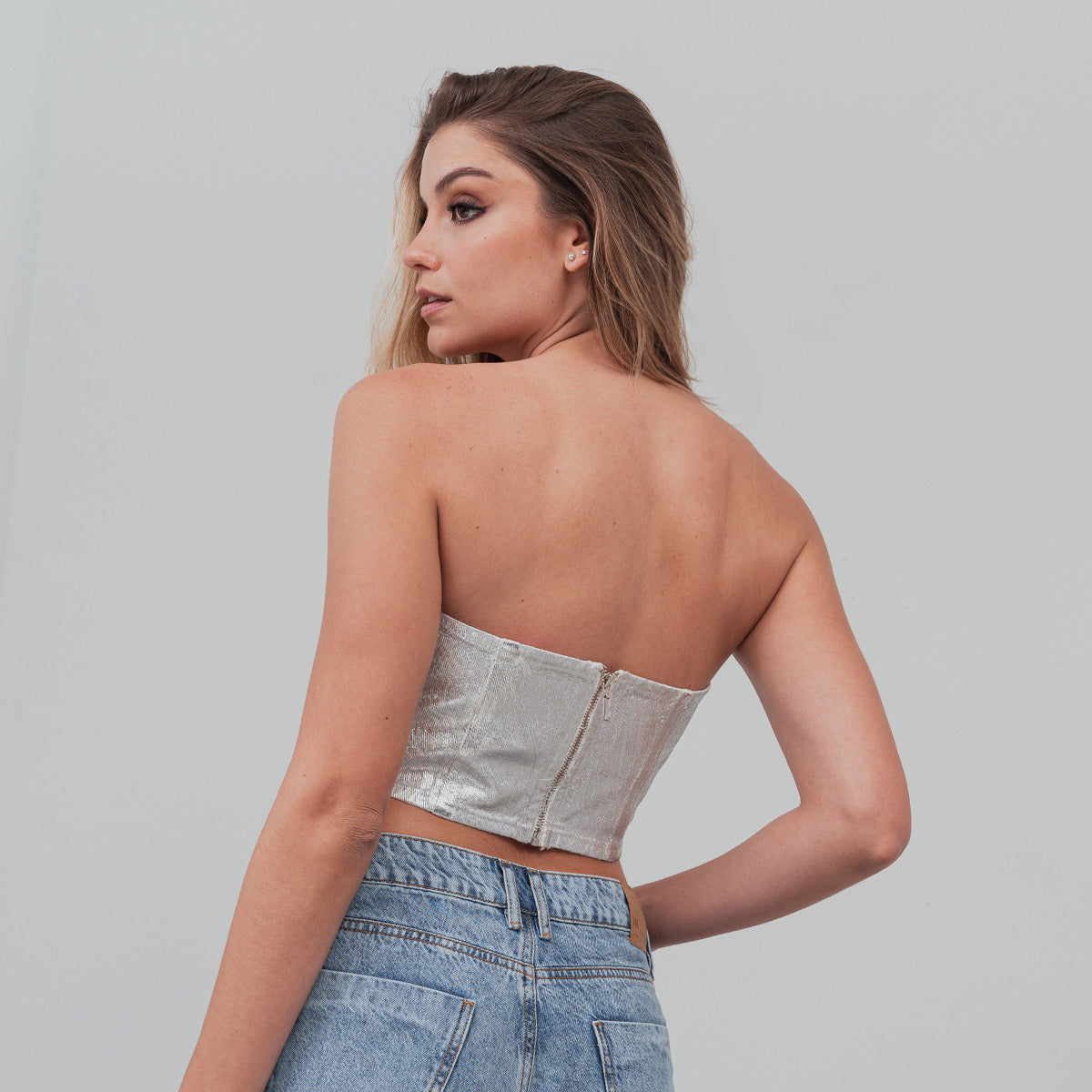 BLUSA AJUSTADA CORTA STRAPLESS DESTELLA