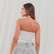 BLUSA AJUSTADA CORTA STRAPLESS TENE