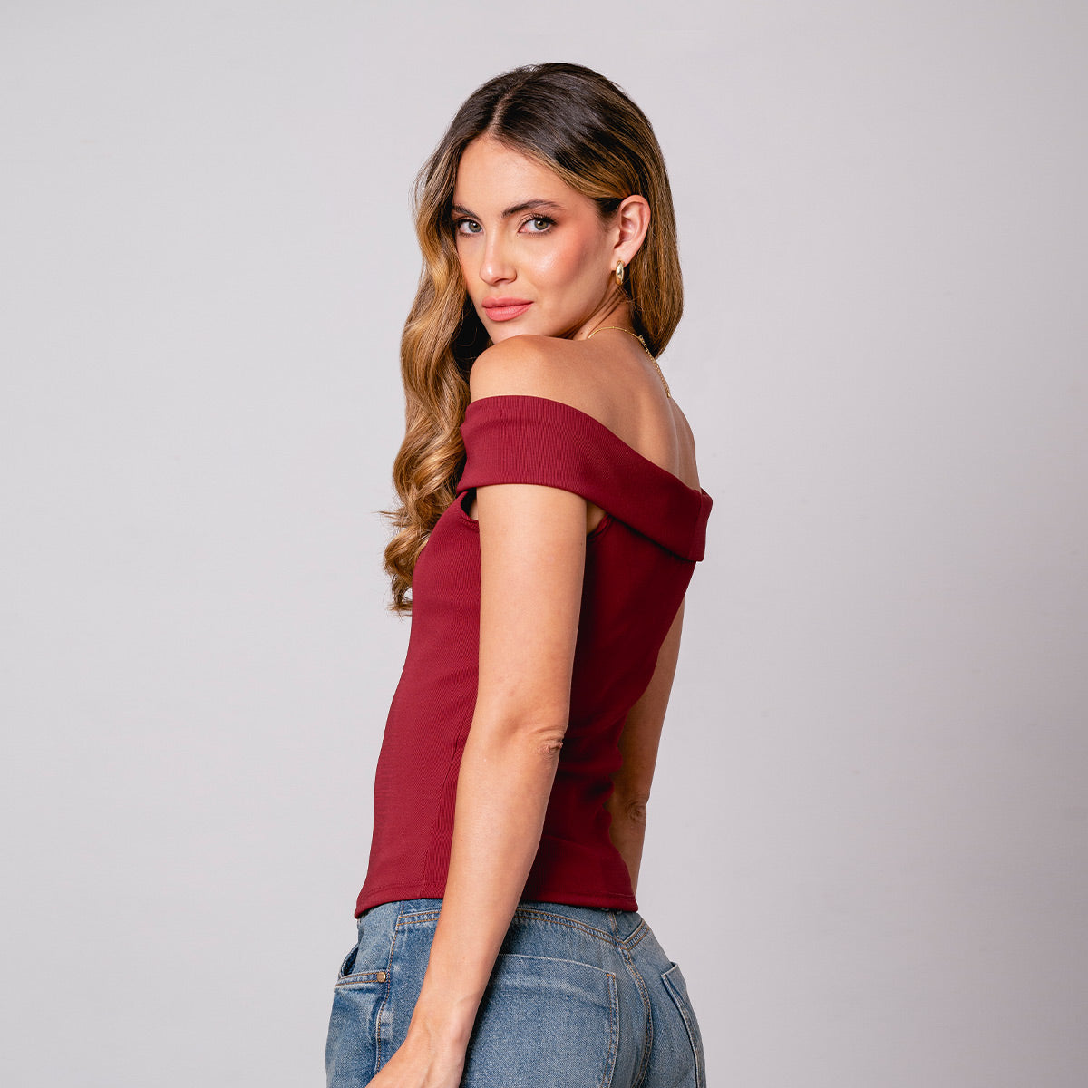 BLUSA AJUSTADA CORTA SHOULDERLESS MENBER