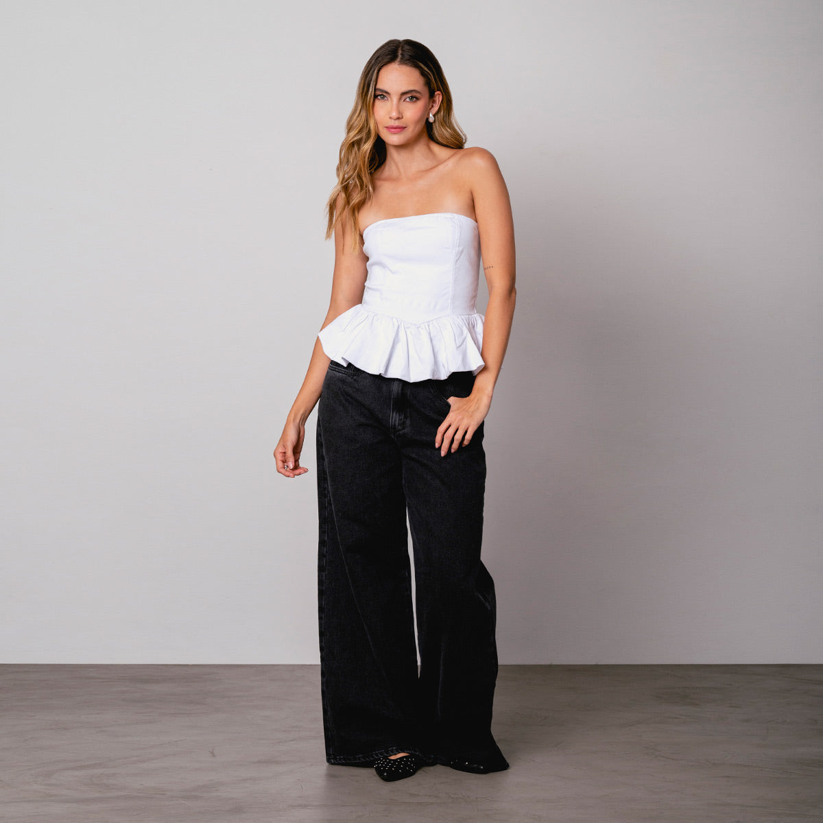 BLUSA SEMI AJUSTADA STRAPLESS PLESI