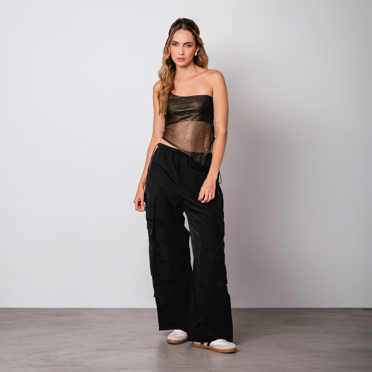 BLUSA SEMI AJUSTADA TIRAS BRILLET