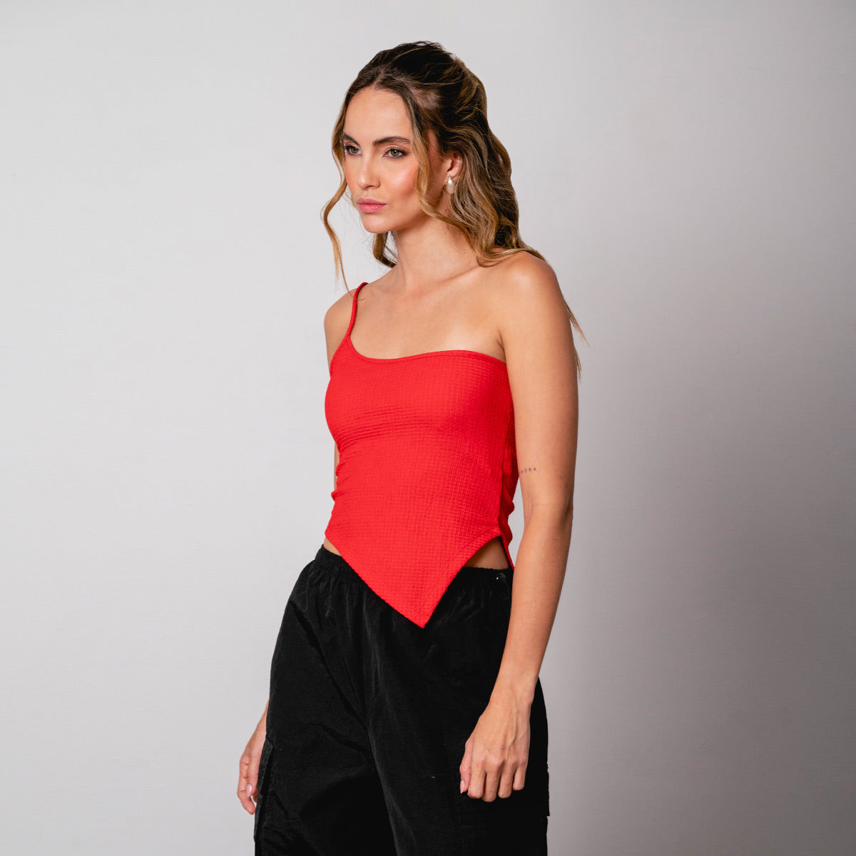 BLUSA SEMI AJUSTADA TIRAS JURU