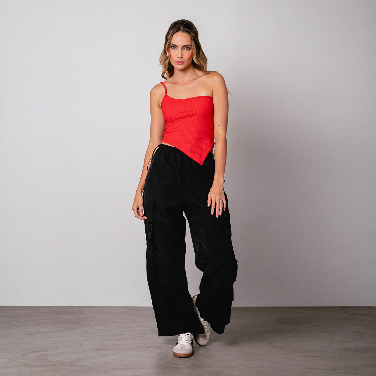 BLUSA SEMI AJUSTADA TIRAS JURU