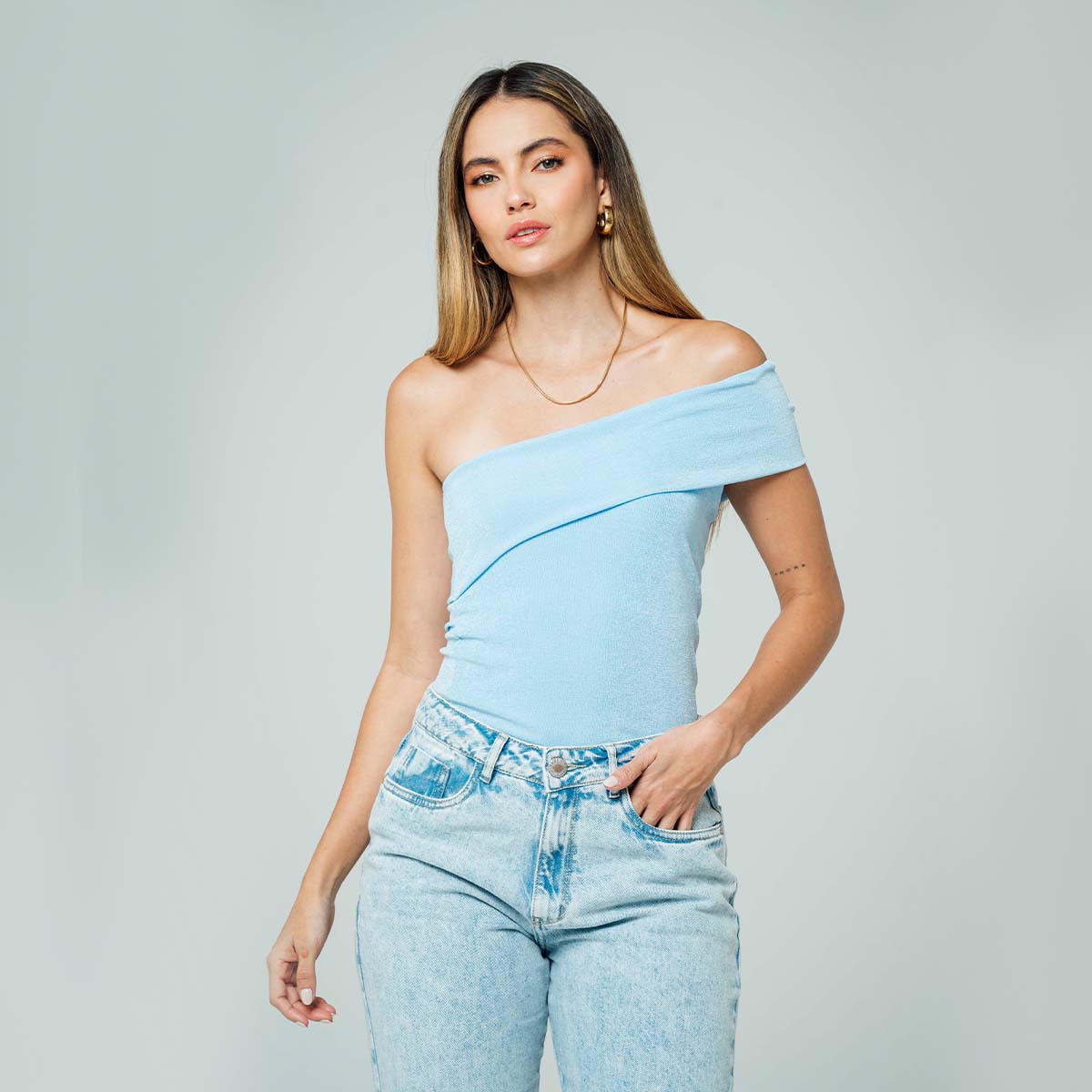 BLUSA AJUSTADA CORTA SHOULDERLESS BRIS
