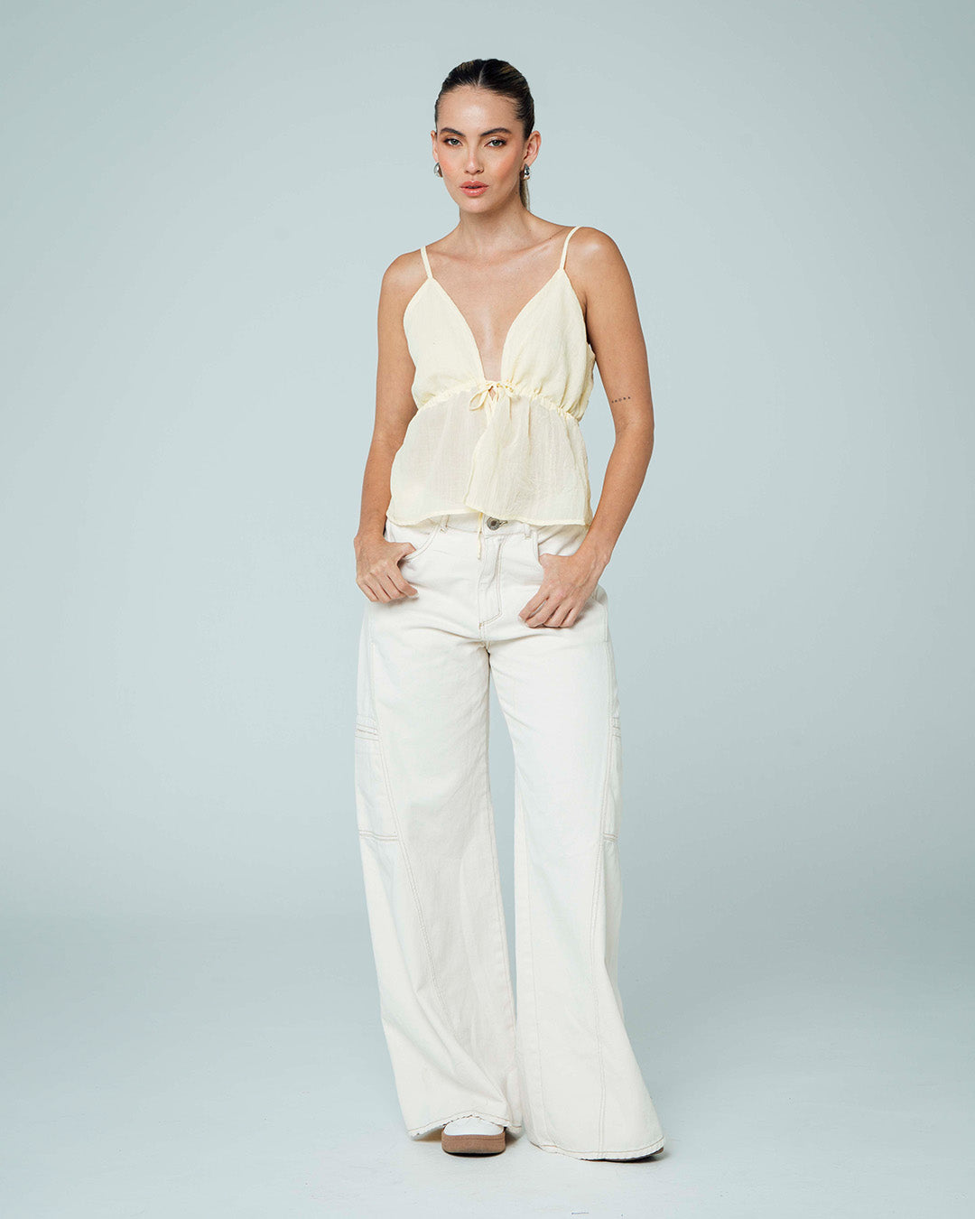 BLUSA SEMI AMPLIA TIRAS BRAN