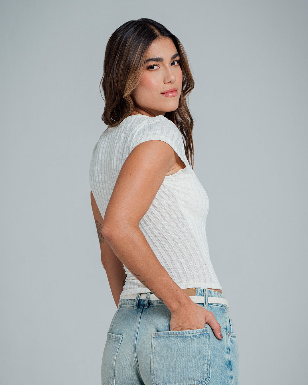 BLUSA SEMI AJUSTADA LARGO MEDIO MANGA CO