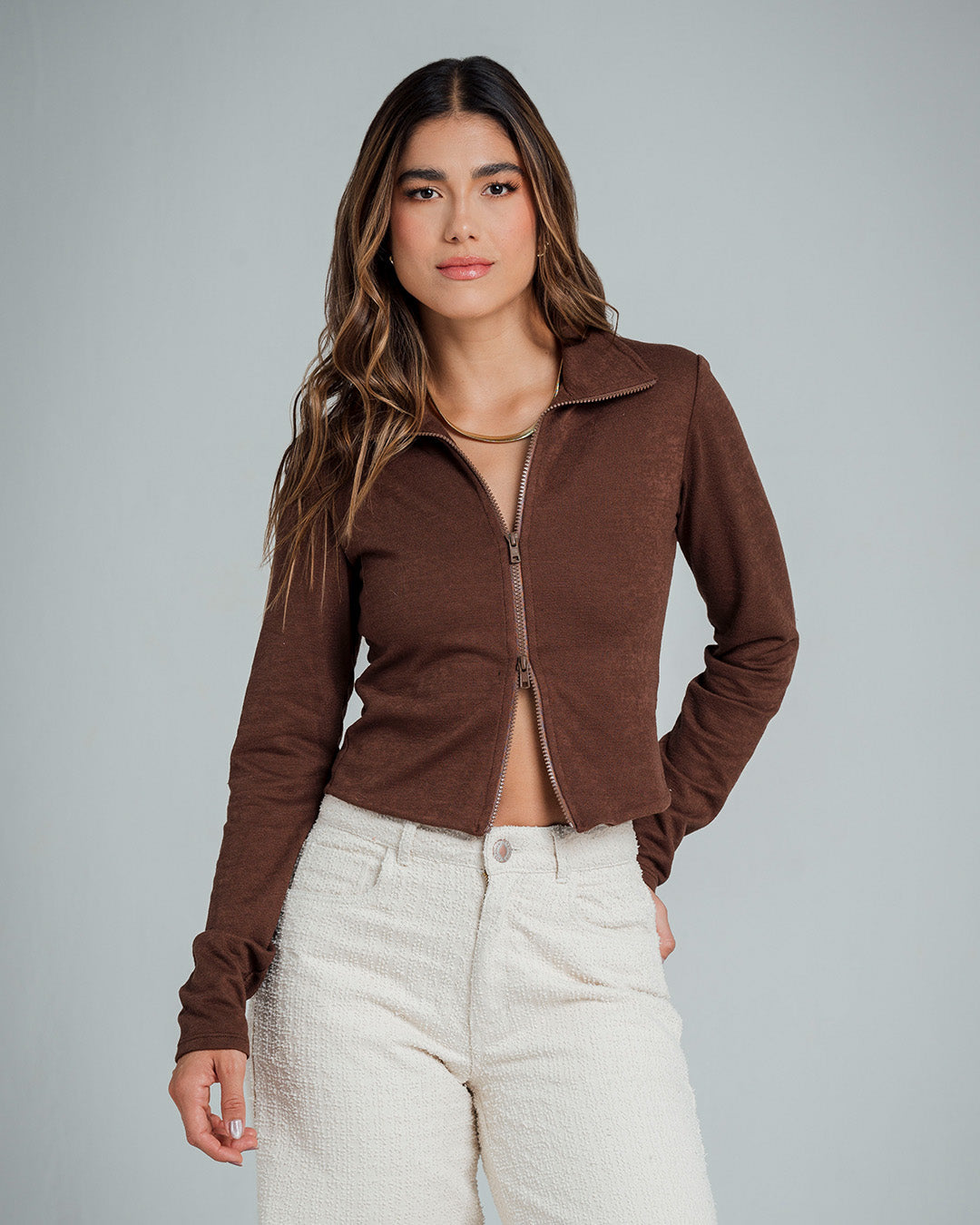 BLUSA AJUSTADA LARGO MEDIO MANGA LARGA T