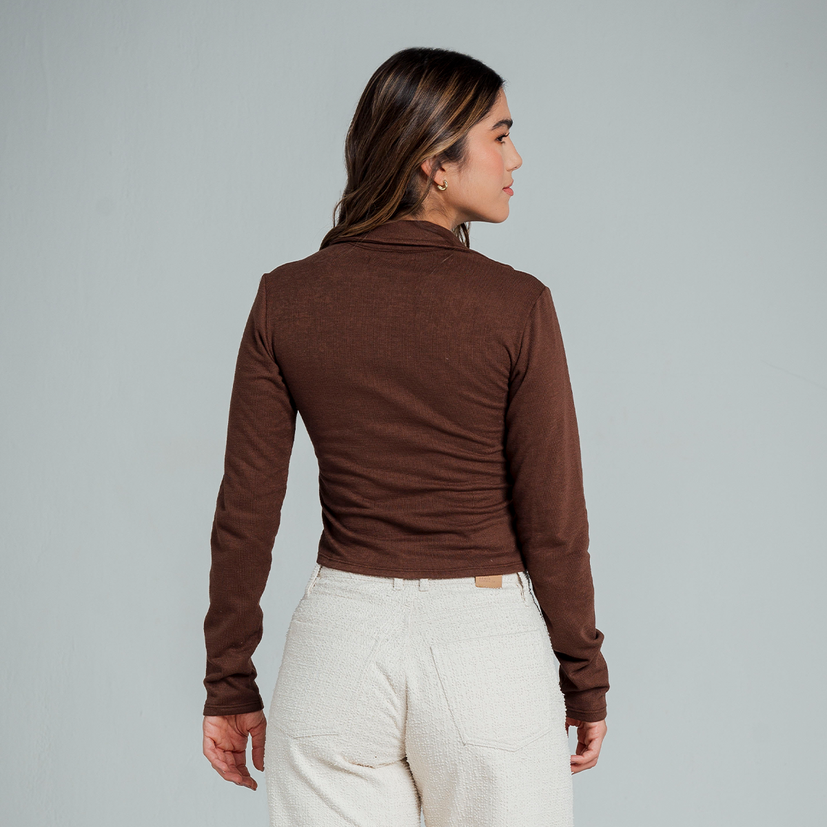 BLUSA AJUSTADA LARGO MEDIO MANGA LARGA T