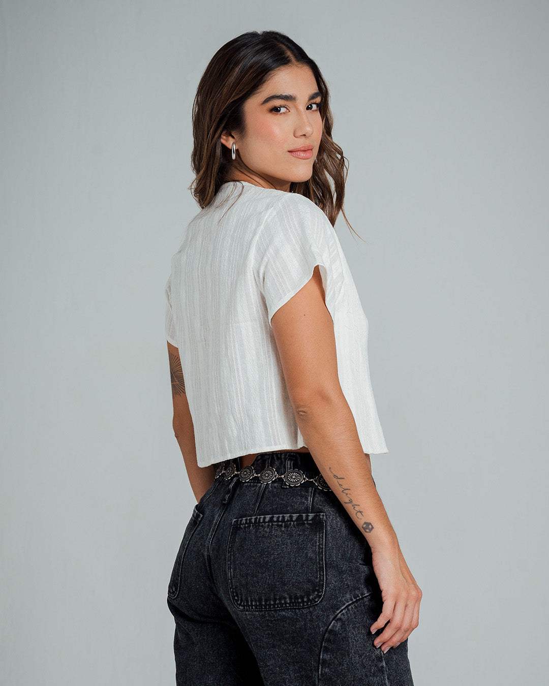 BLUSA SEMI AMPLIA MANGA CORTA LEYA