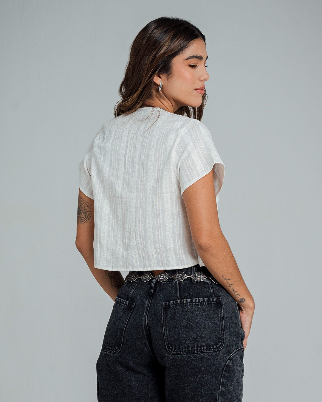 BLUSA SEMI AMPLIA MANGA CORTA LEYA