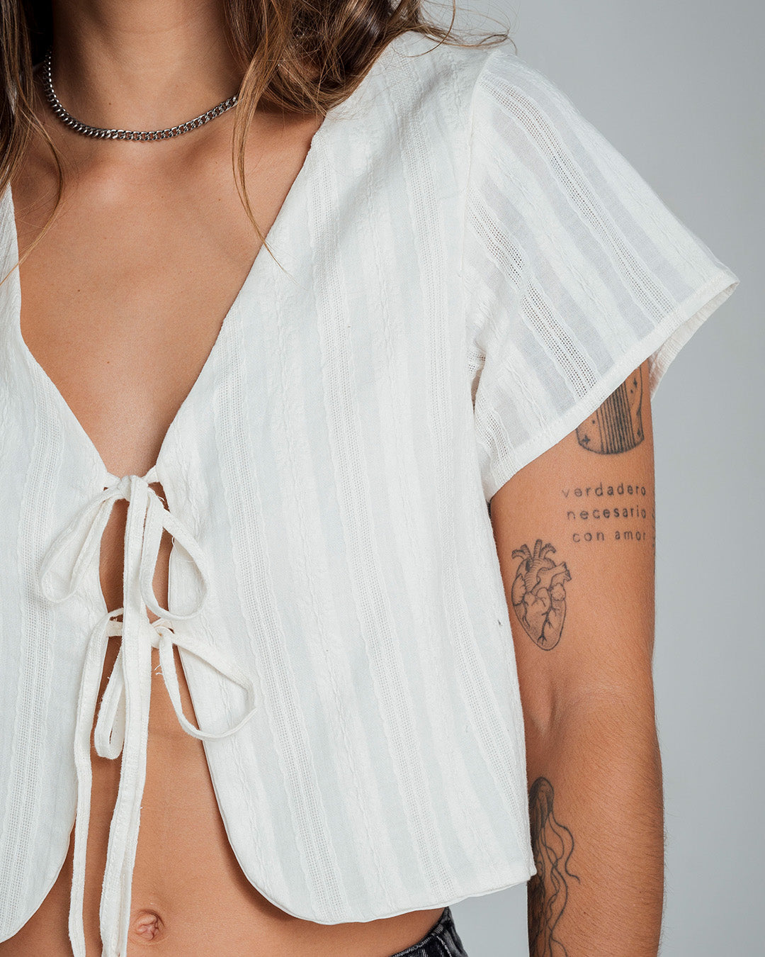 BLUSA SEMI AMPLIA MANGA CORTA LEYA