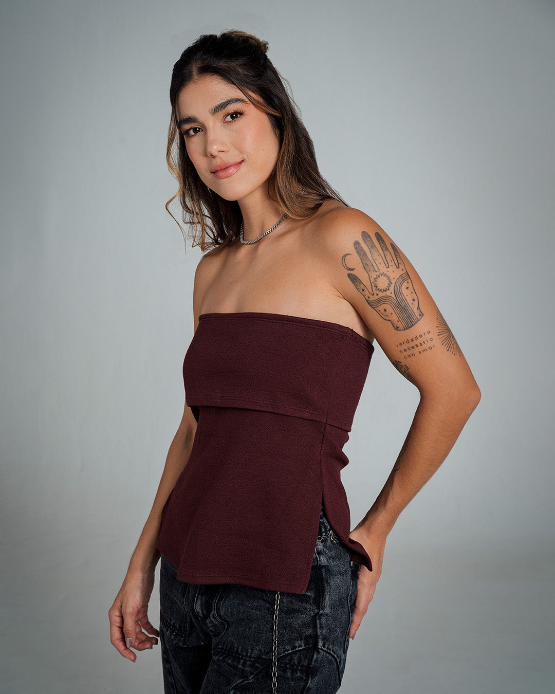BLUSA AJUSTADA LARGO MEDIO STRAPLESS KLO