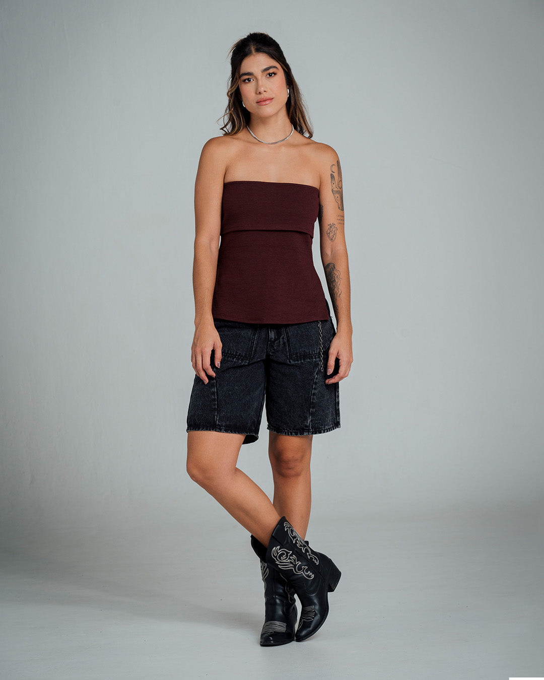 BLUSA AJUSTADA LARGO MEDIO STRAPLESS KLO