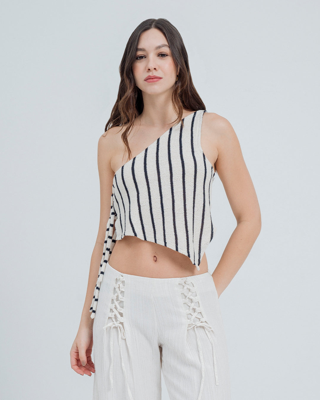 BLUSA SEMI AJUSTADA DE UN HOMBRO LETO