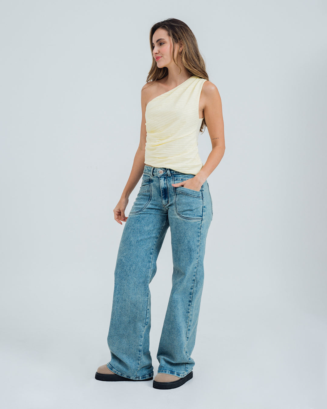 BLUSA AJUSTADA DE UN HOMBRO MAQI