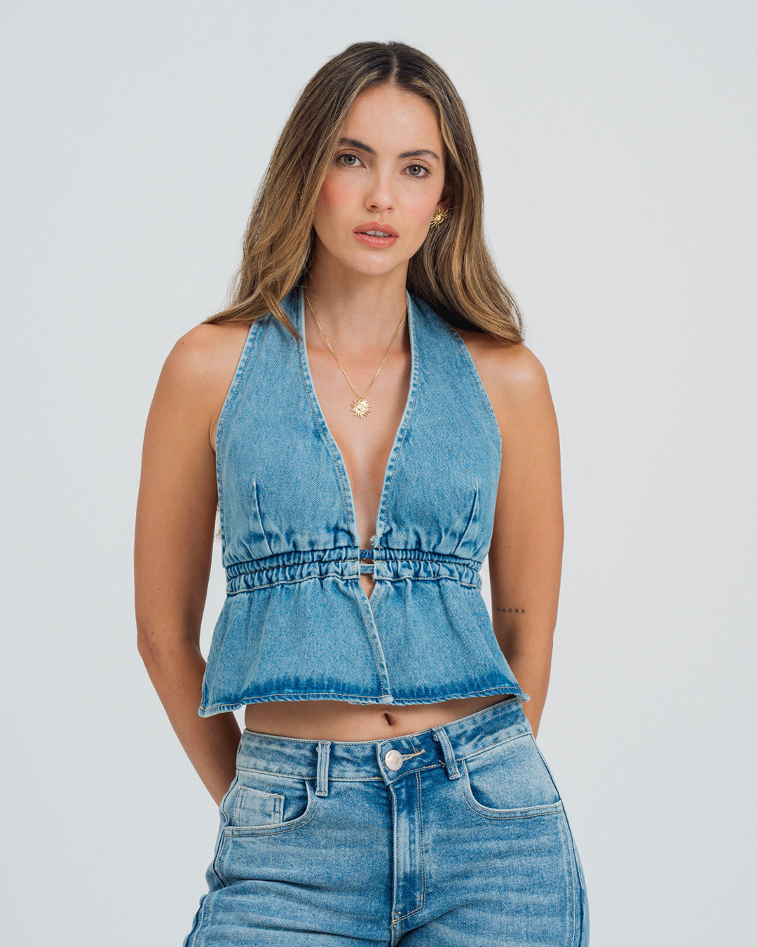 BLUSA SEMI AJUSTADA CUELLO HALTER ANA