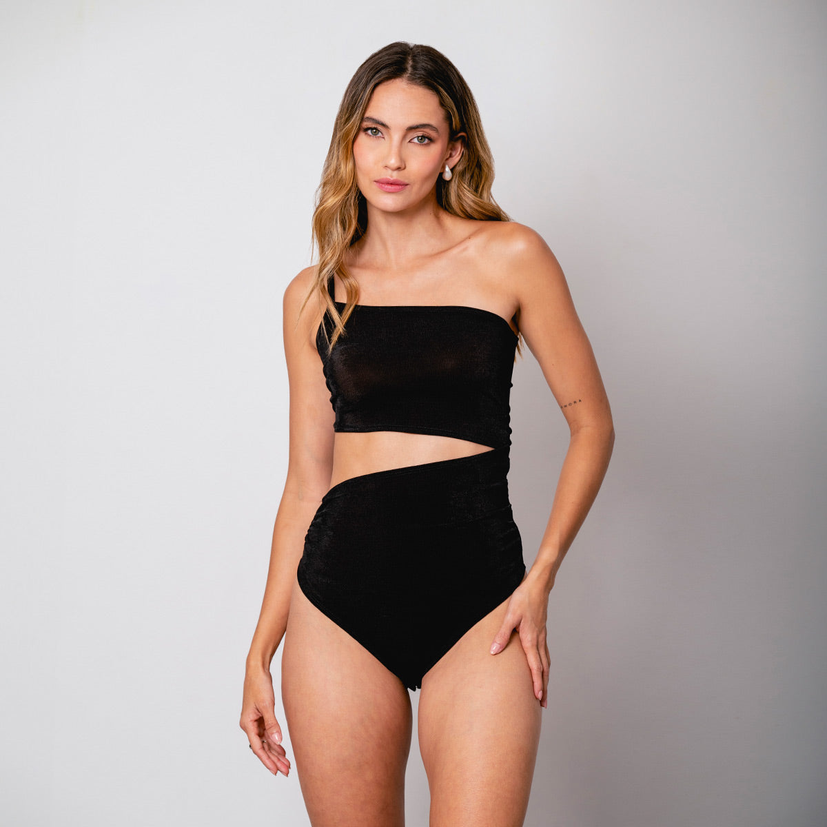 BODY TIRO BAJO TIRAS UROS