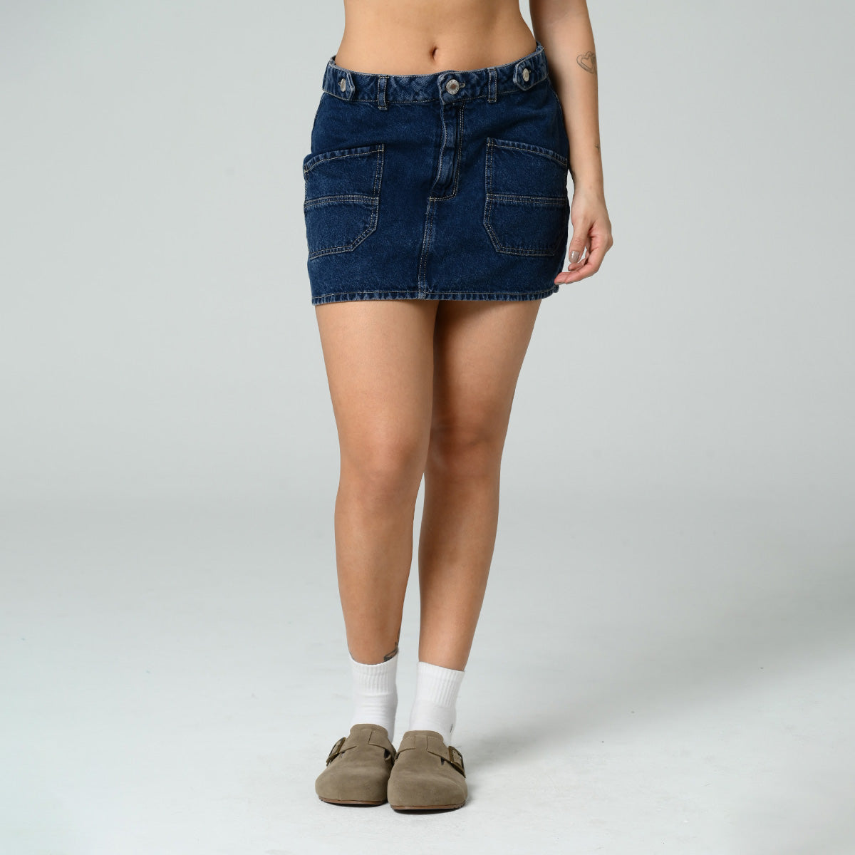 FALDA CORTA TALLE MEDIO TROLA