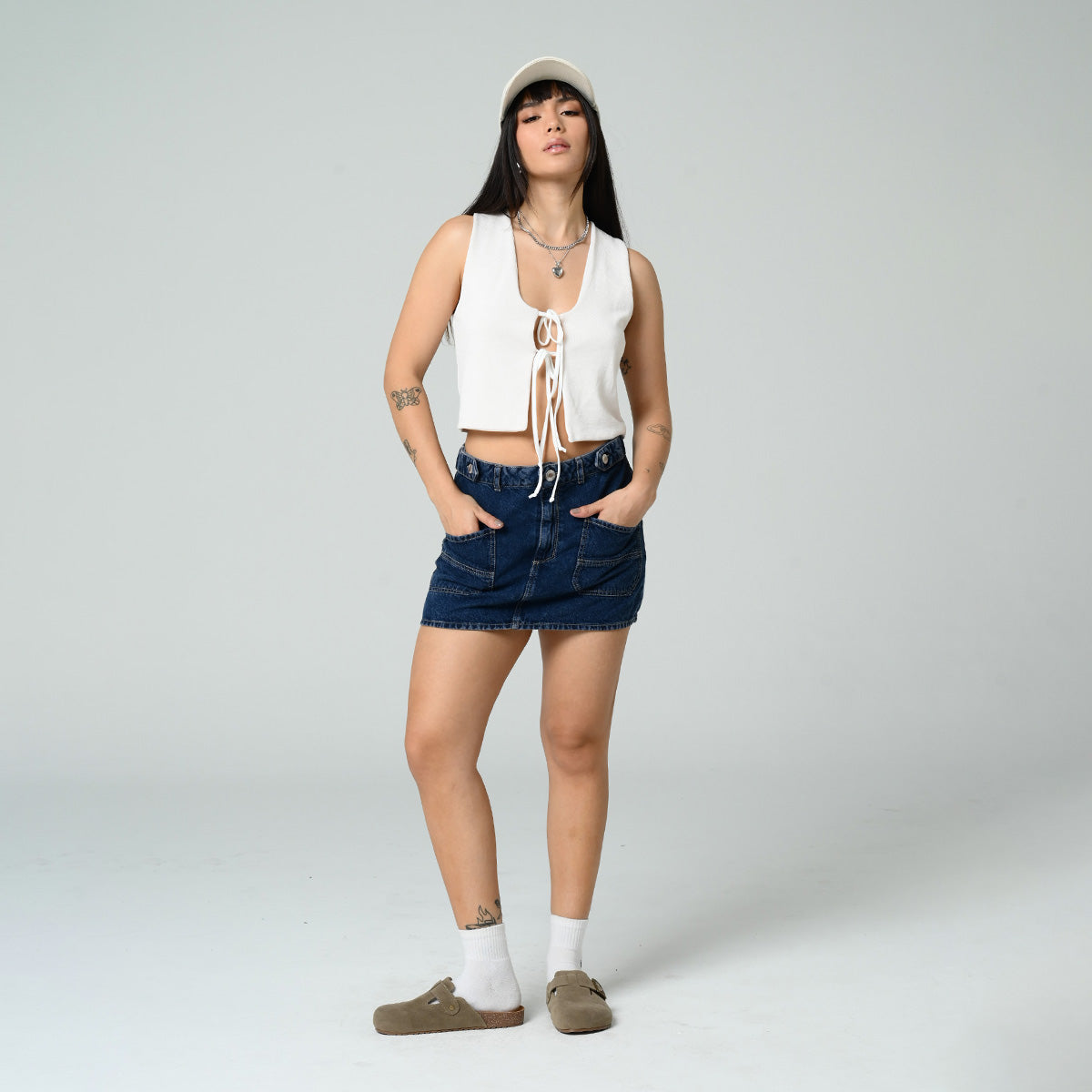 FALDA CORTA TALLE MEDIO TROLA