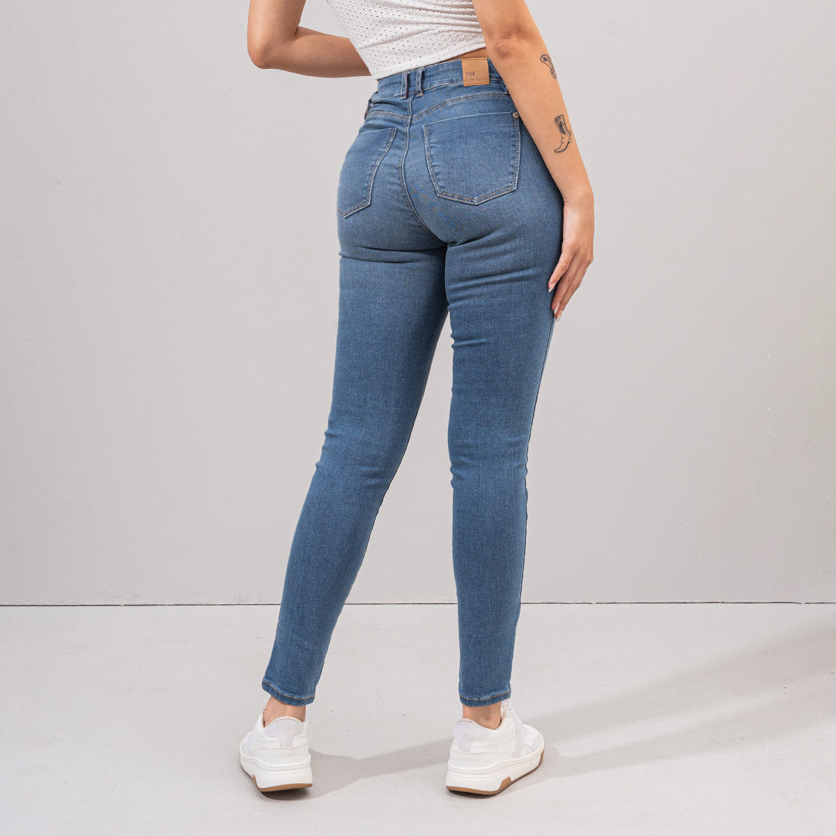 JEAN SKINNY TALLE MEDIO MAJOR