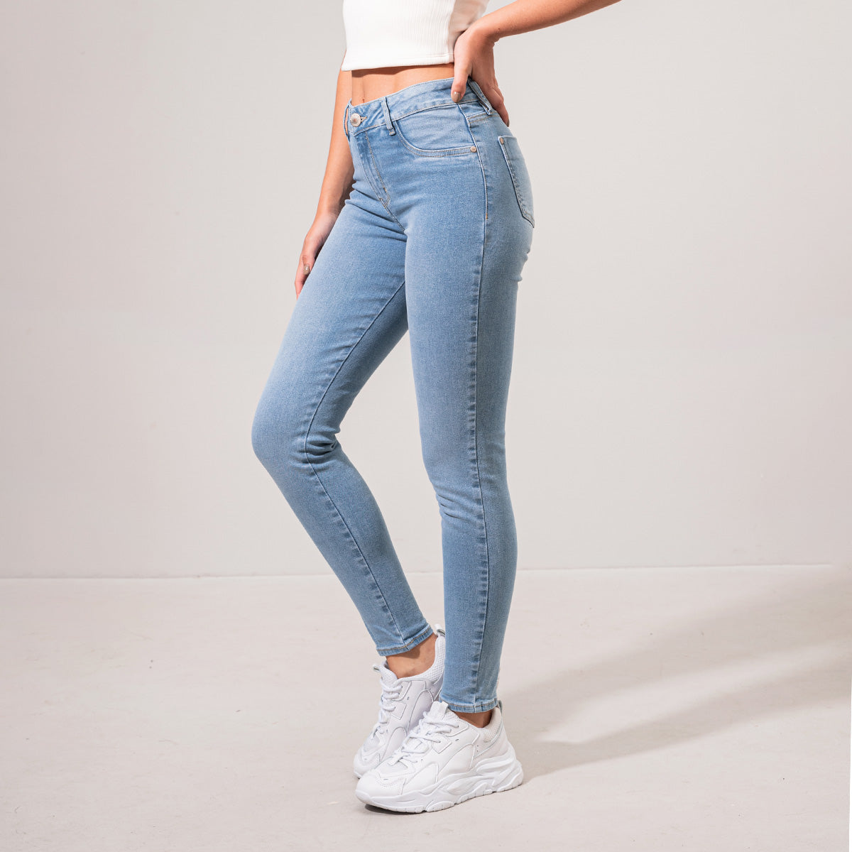 JEAN SKINNY TALLE MEDIO SEPALO