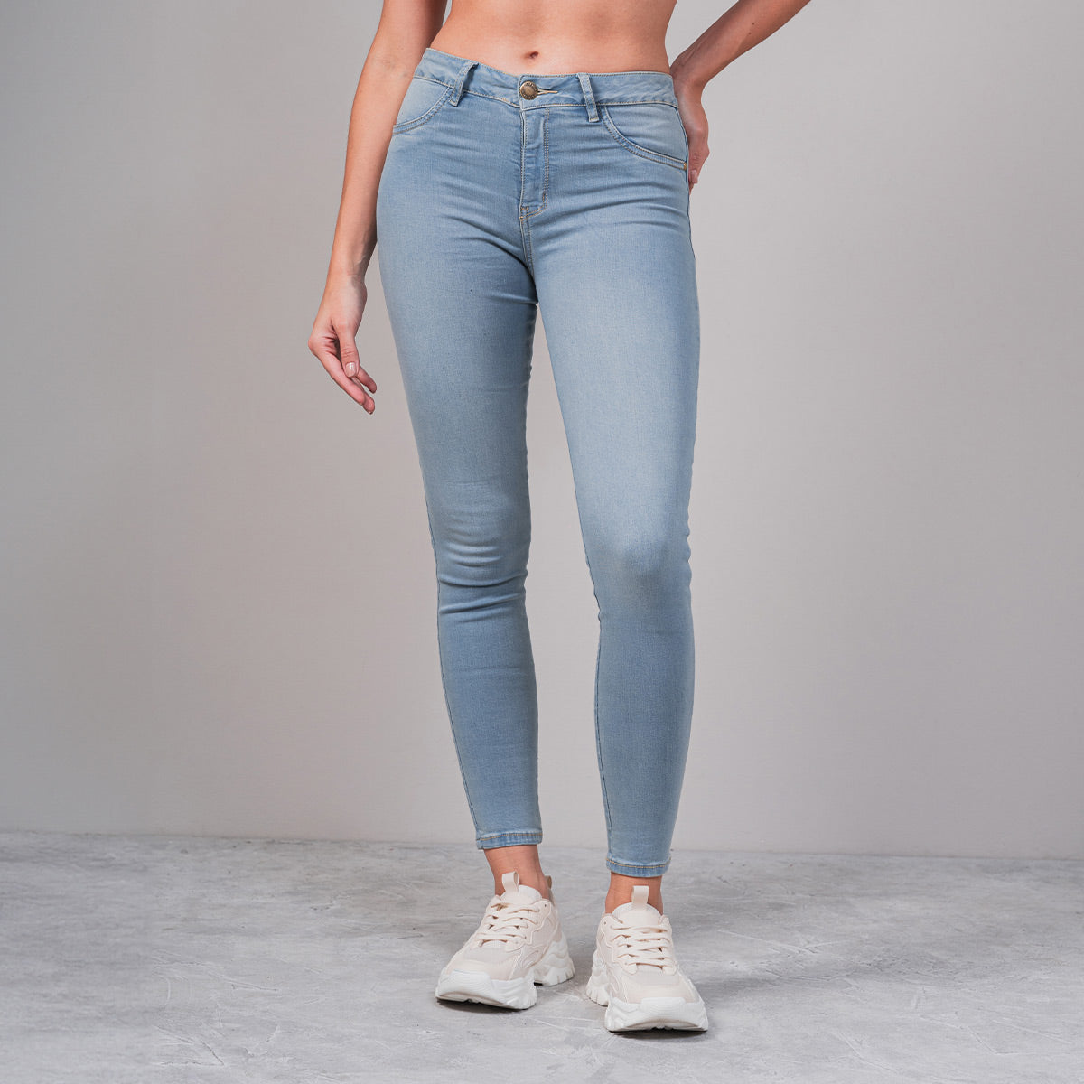 JEAN SKINNY TALLE MEDIO PARAISO