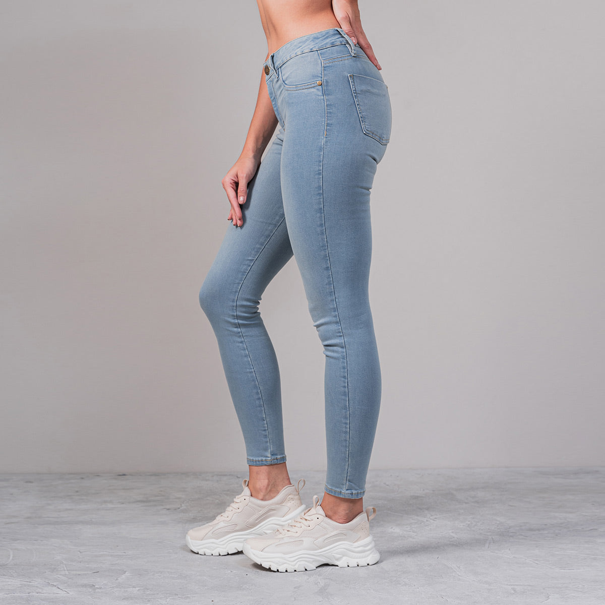JEAN SKINNY TALLE MEDIO PARAISO