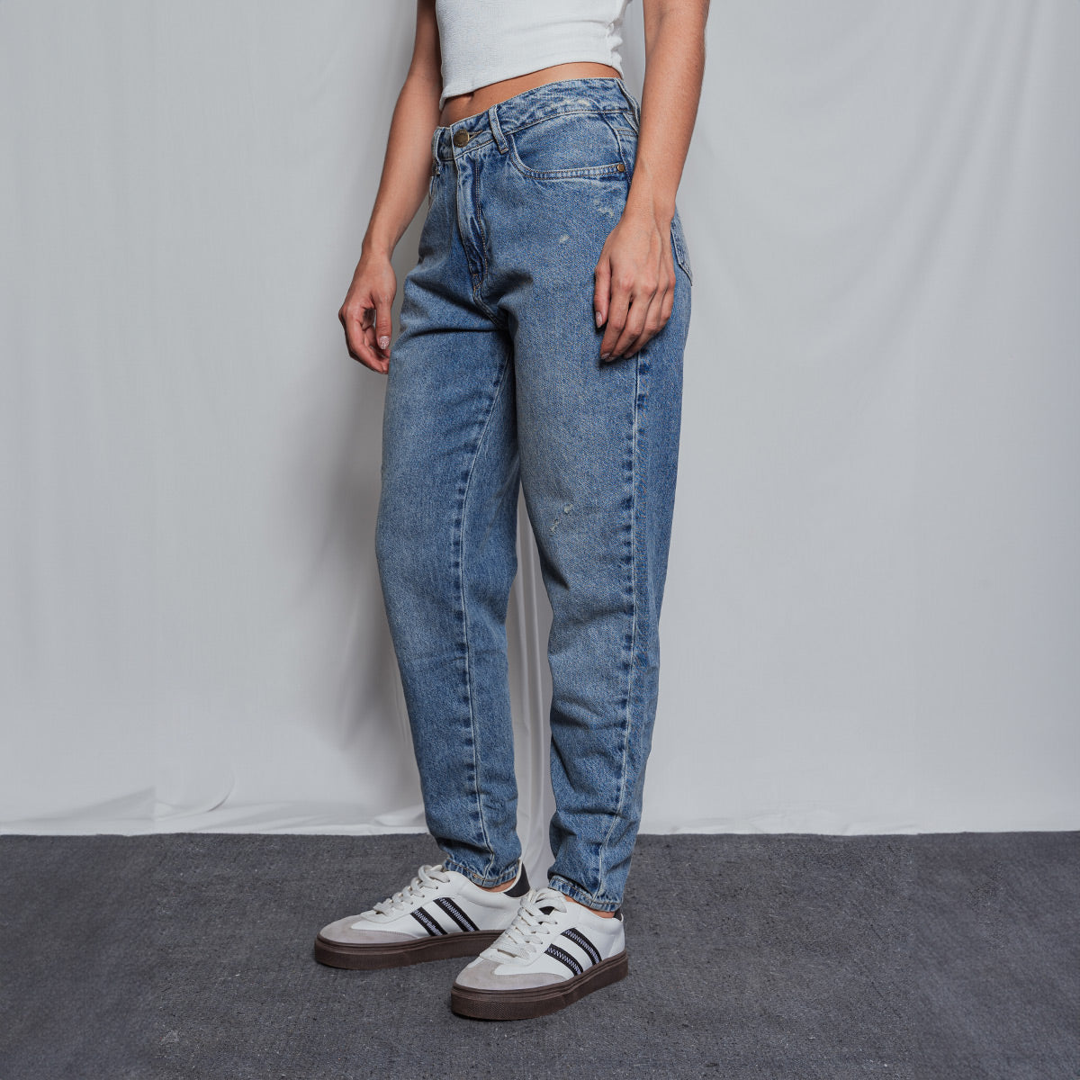 JEAN MOMFIT BOTA AJUS TALLE ALTO CABA