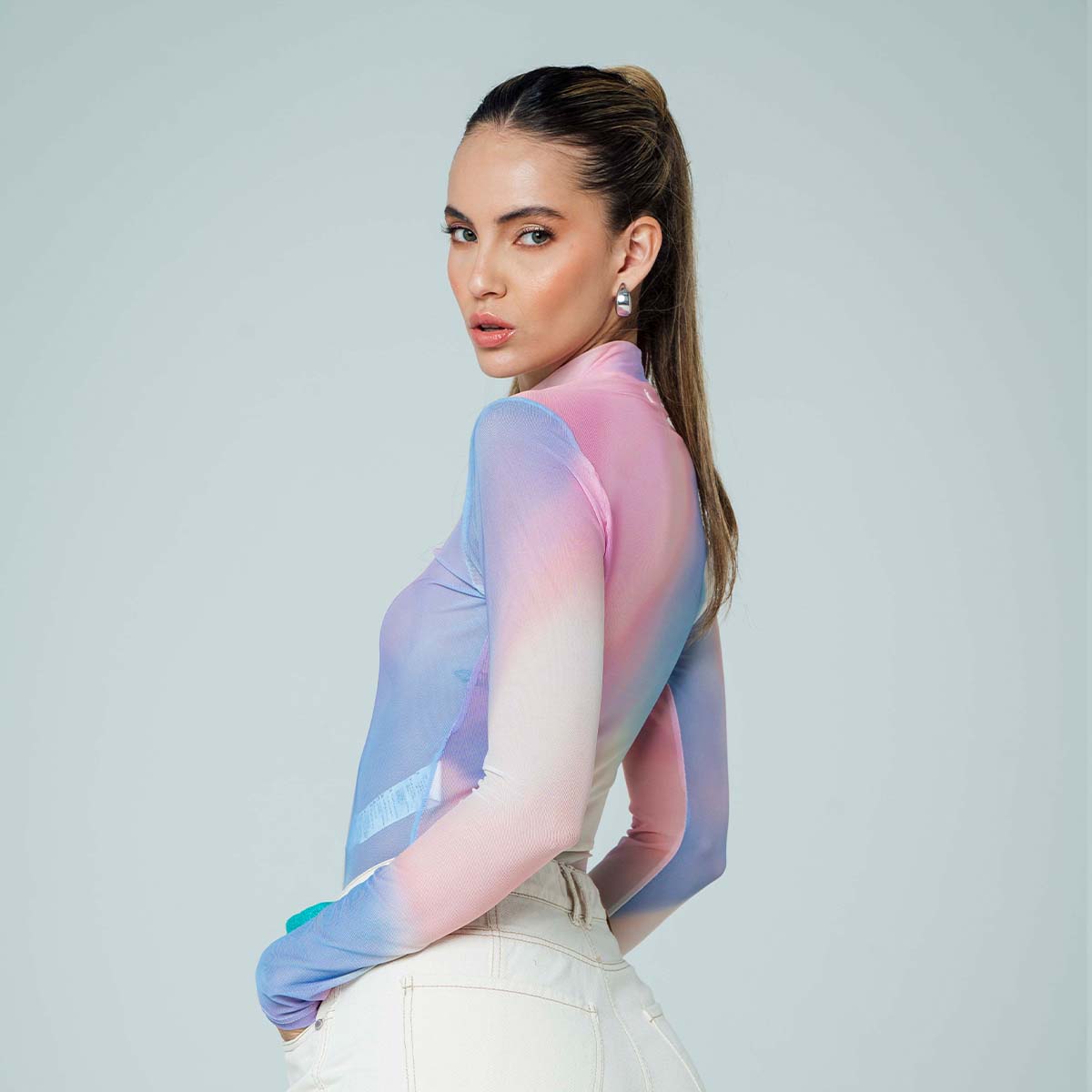 BLUSA AJUSTADA LARGO MEDIO MANGA LARGA N