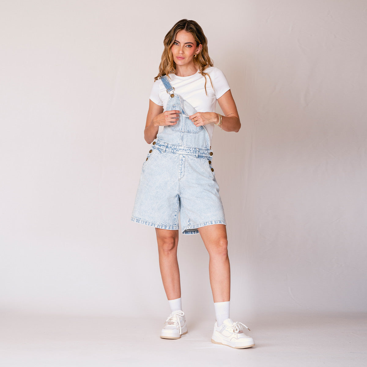 OVERALL CORTO TALLE MEDIO ARENOSA