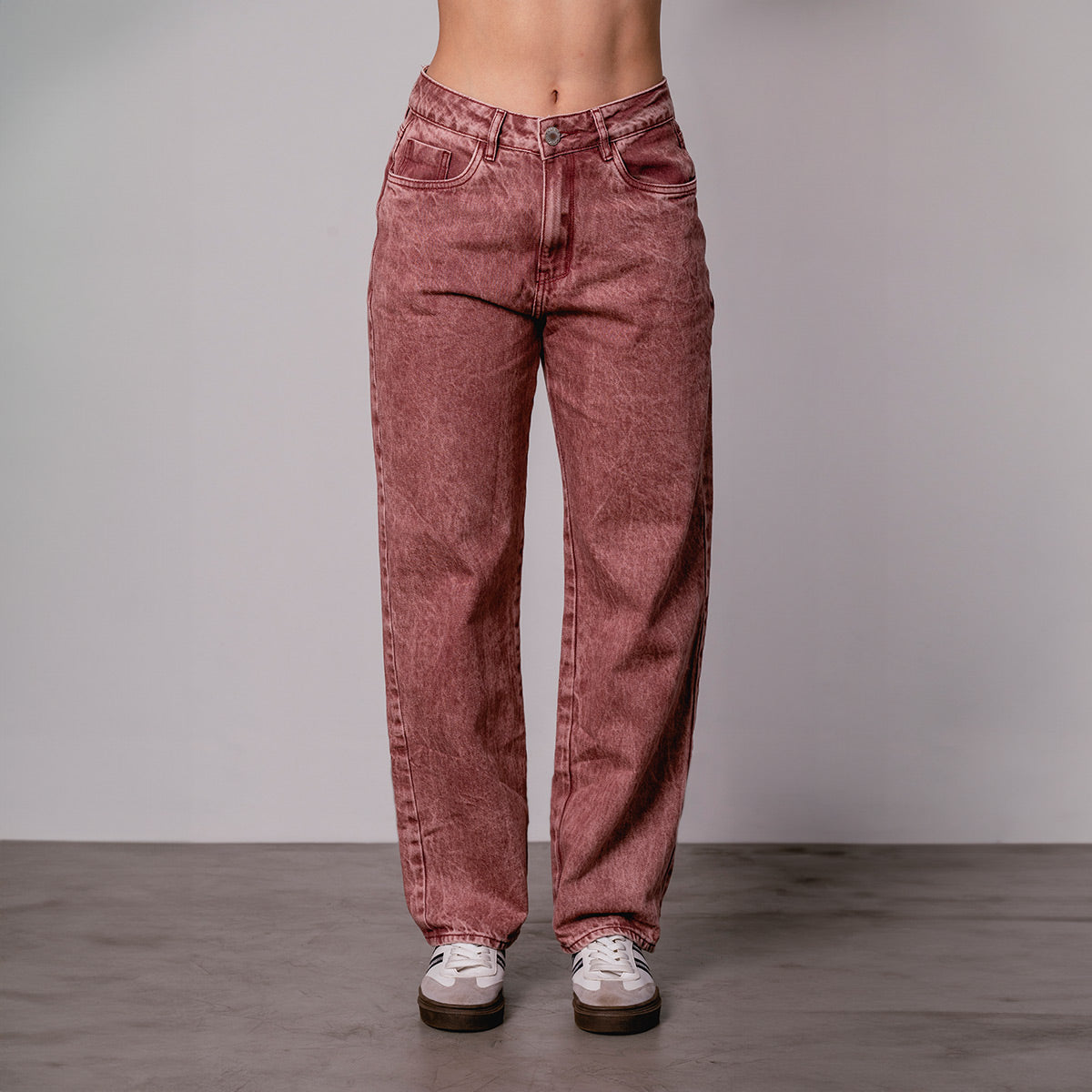 PANTALON MOMFIT TALLE ALTO BURGUN