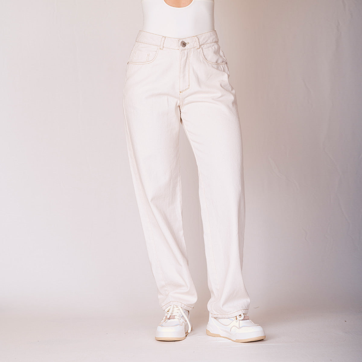 PANTALON MOMFIT BOTA RECTA TALLE ALTO FO