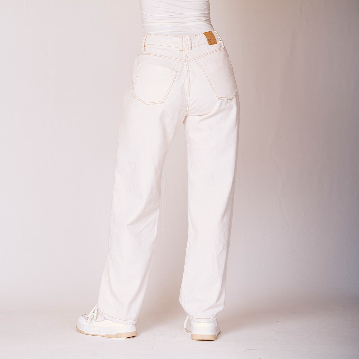 PANTALON MOMFIT BOTA RECTA TALLE ALTO FO