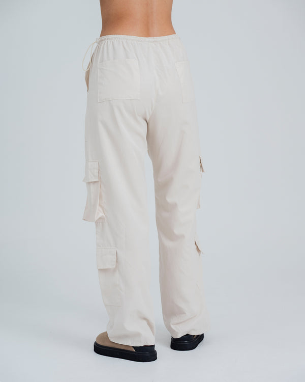 PANTALON PARACHUTE TALLE MEDIO CAMIL