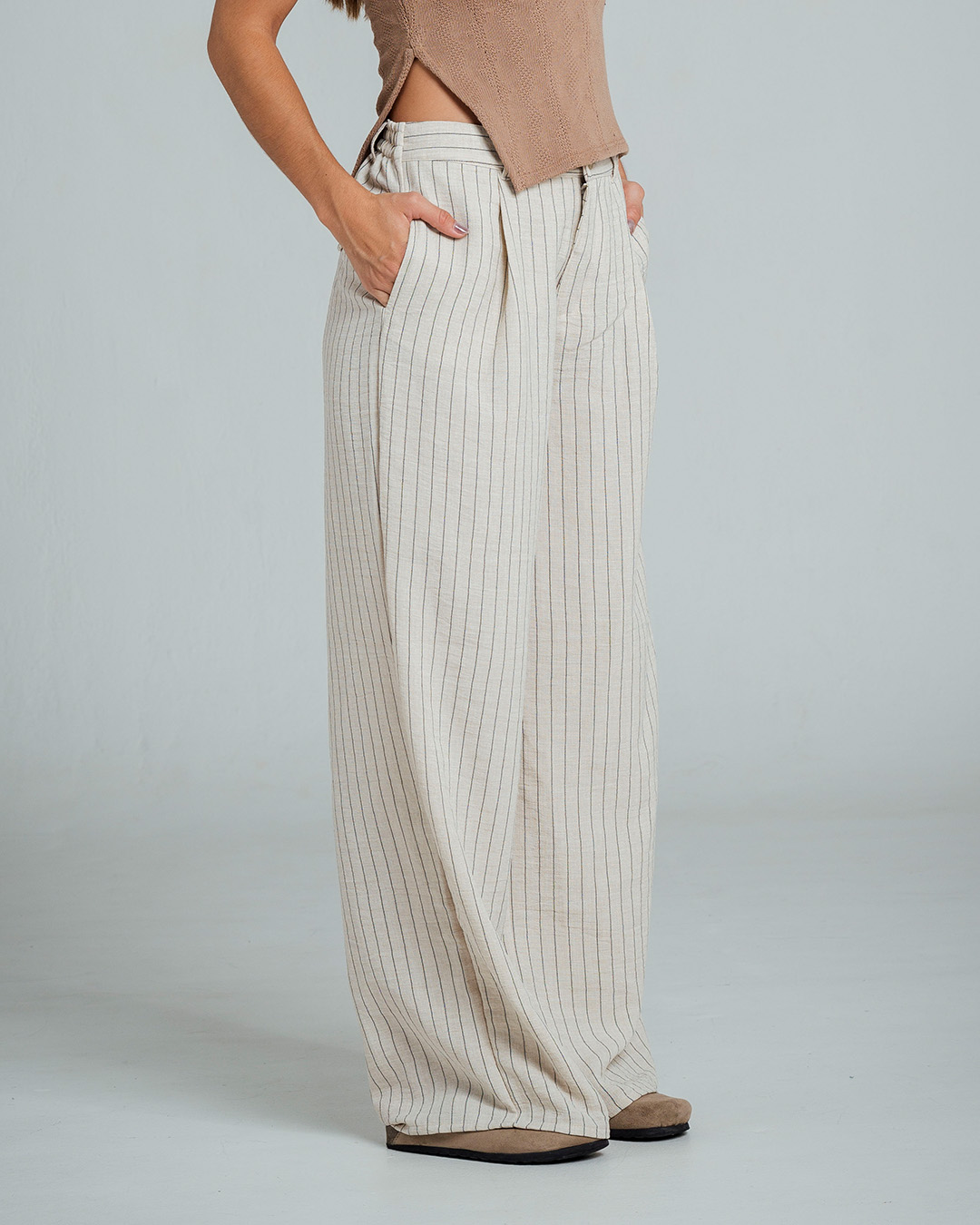 PANTALON BOTA AMPLIA TALLE ALTO OREO