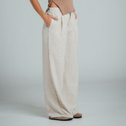 PANTALON BOTA AMPLIA TALLE ALTO OREO