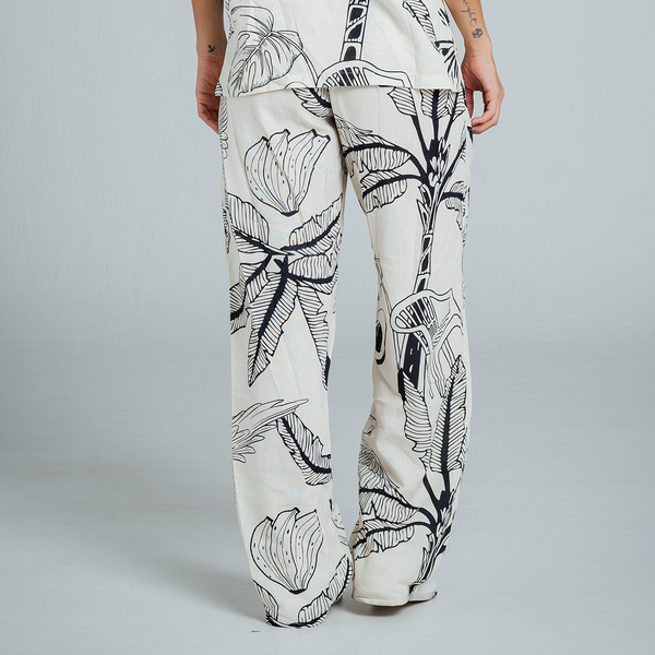 PANTALON BOTA AMPLIA TALLE ALTO MILO
