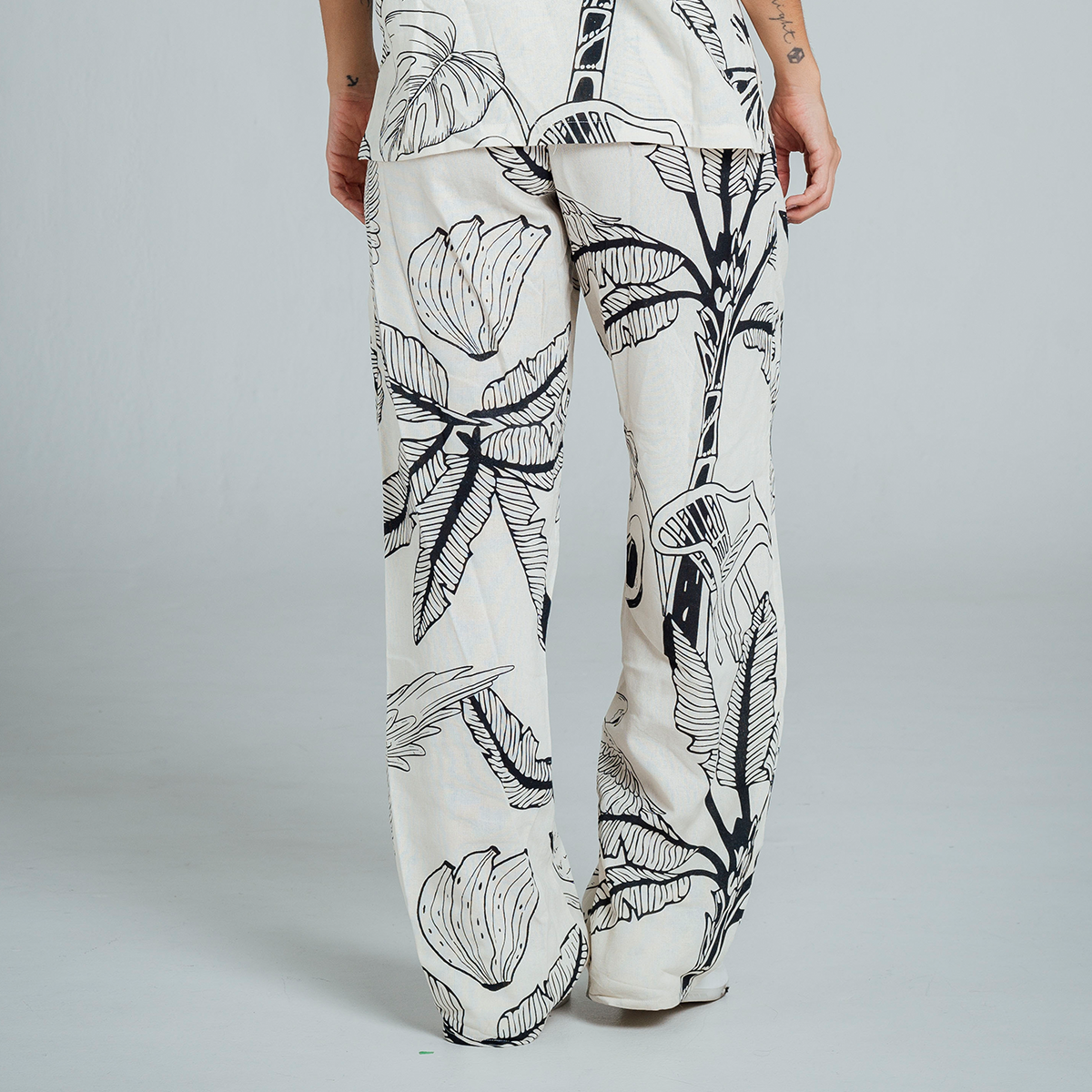 PANTALON BOTA AMPLIA TALLE ALTO MILO