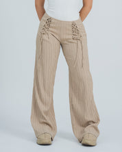 PANTALON BOTA AMPLIA TALLE MEDIO DELIRIO